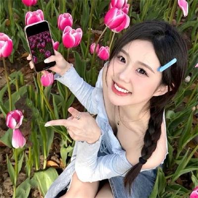 俺娘田小草 海报
